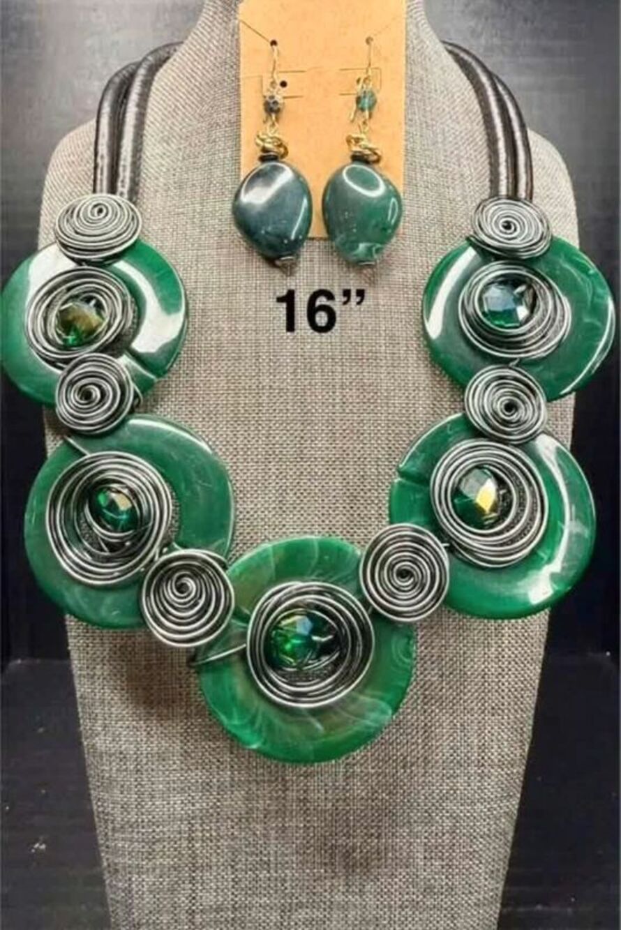 203. Artistic Emerald Green Abstract Wire Swirl Set